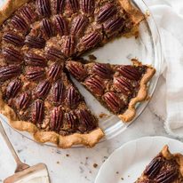 Learn how to make Pecan Pie, the great American classic! Flaky all-butter pie crust with a soft set filling, the quick video tutorial will be very helpful will guide you to nail this every time! recipetineats.com