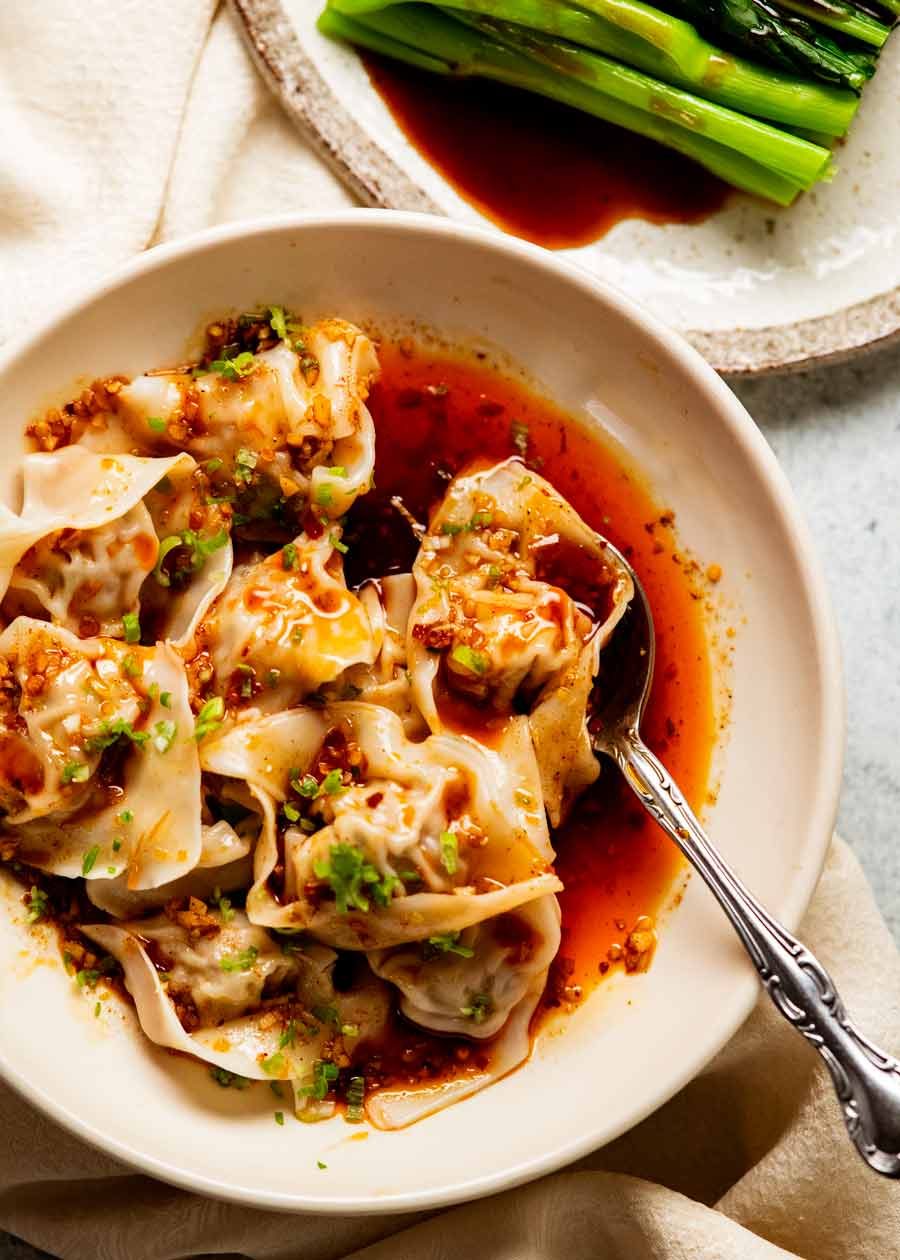 Overhead photo of Spicy Wontons in Chilli Sauce - Din Tai Fung