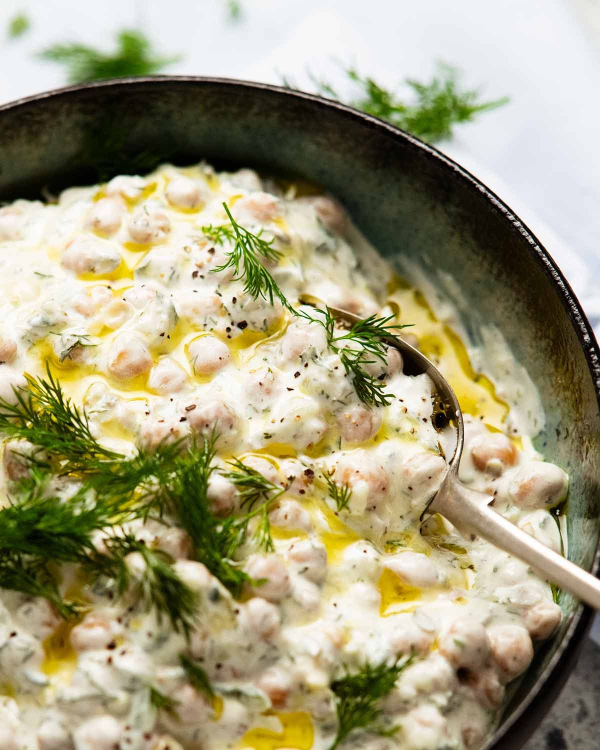 Tzatziki chickpea salad